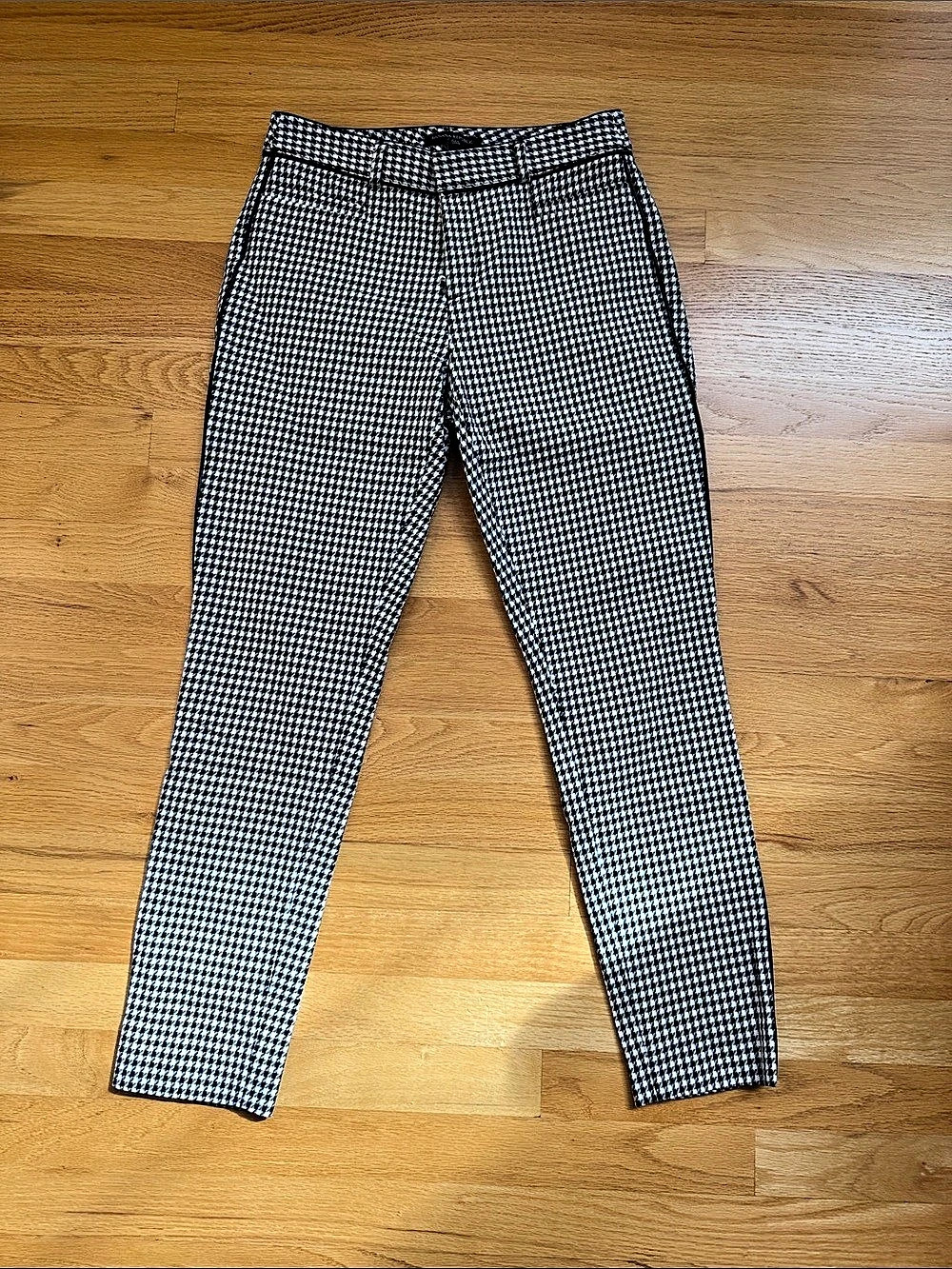 Banana Republic Sloan Fit Houndstooth Pants Ankle Pants Black & White Size 2